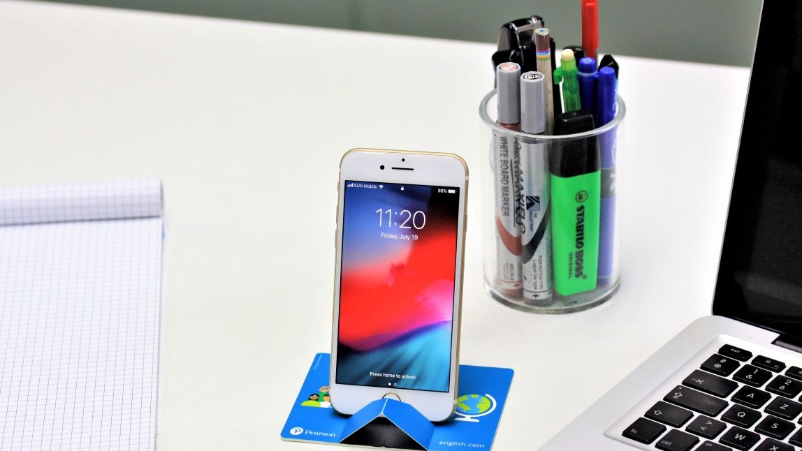 <p>Pop Up Paper Phone Stand, supporto perfetto per le tue videocall di eQuent</p>
